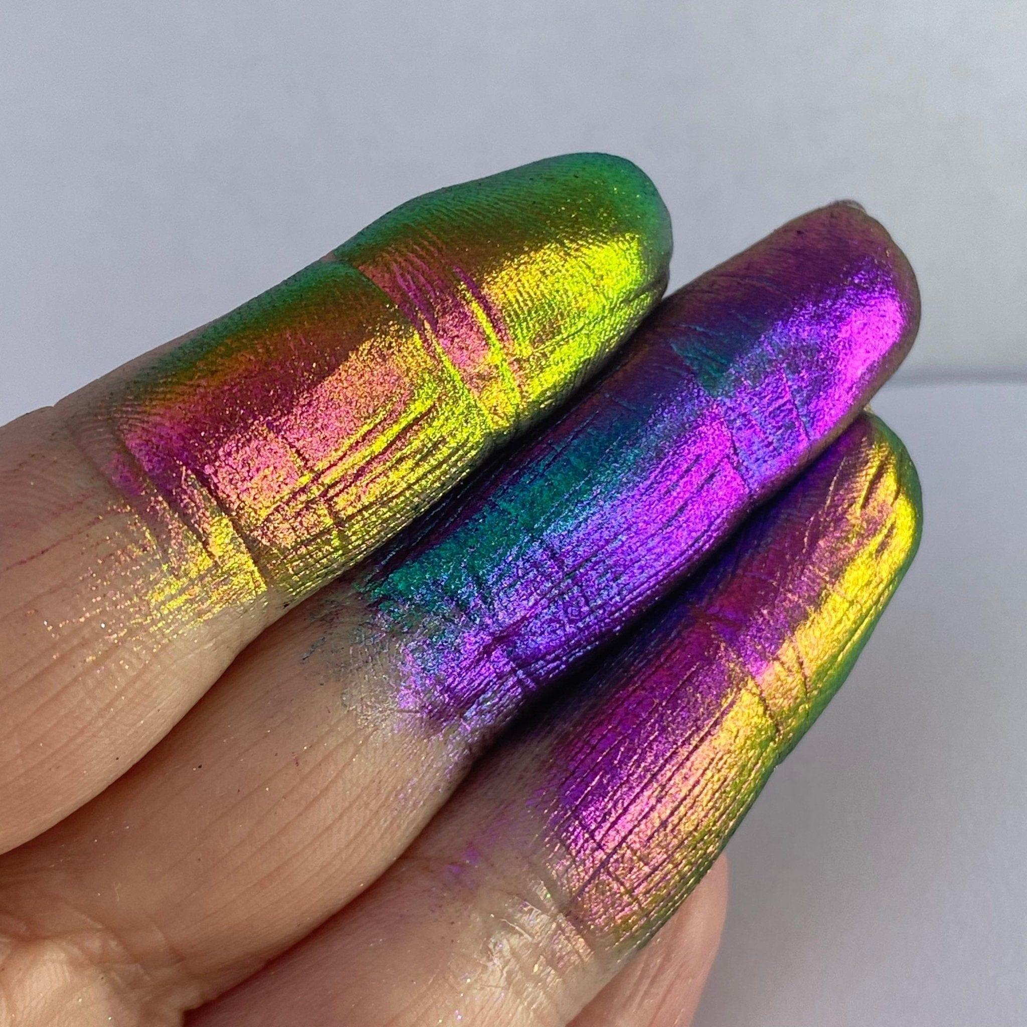 multichrome loose eyeshadow pigment. metallic eyeshadow, rainbow multichrome, multi chrome, duochrome, eyeshadow, best eyeshadow, best multichrome, strong colour, rich colour, strong colour shifts, colour shiftimg, chroma, chrome, eye makeup, proglitz, pro glitz,