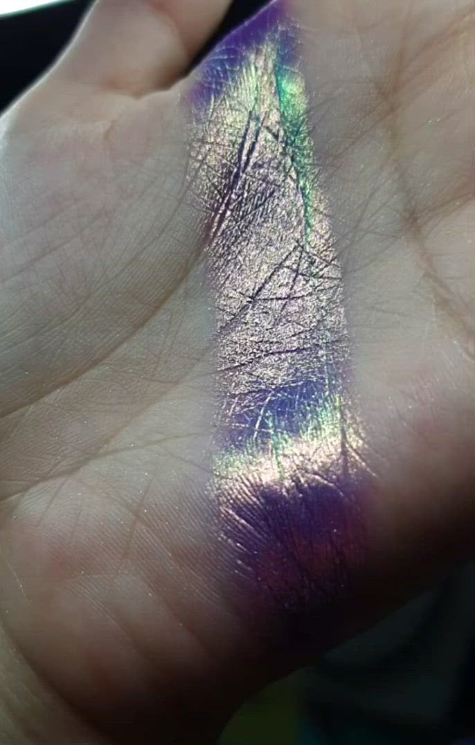 multichrome, multichrome pigment, multichrome eyeshadow, eyeshadow, eyemakeup, eye makeup, pastel eyeshadow, pastel makeup, pastel multichrome, multi chrome, duochrome, proglitz, eyeshadow palette, summer makeup, makeup, makeup trends, best eye pigment, indie makeup, chameleon, eye makeup looks, lavender eyeshadow, pretty eye makeup, eyeshadow looks, eyeshadow for blue eyes, multichrome pigment uk, magic multichrome